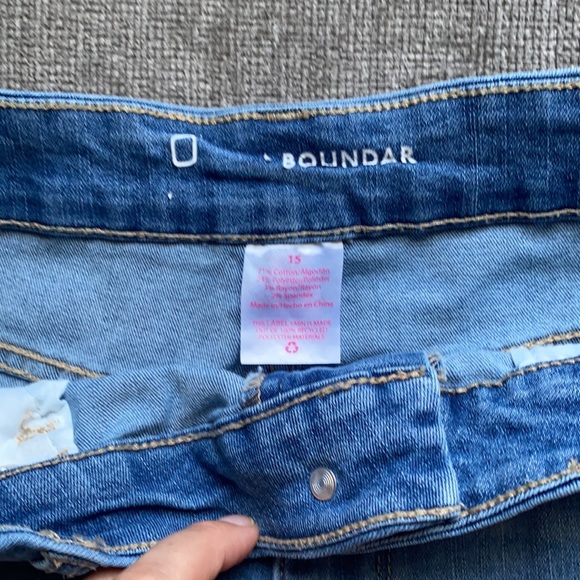 Shorts - Picture 3 of 4